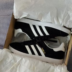 Adidas Gazelle Brand new. 7.5